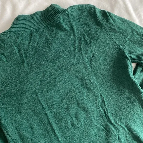 Evergreen v-neck sweater - Picture 10 of 17